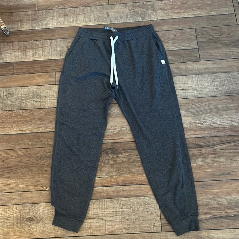 Vuori joggers- charcoal Heather